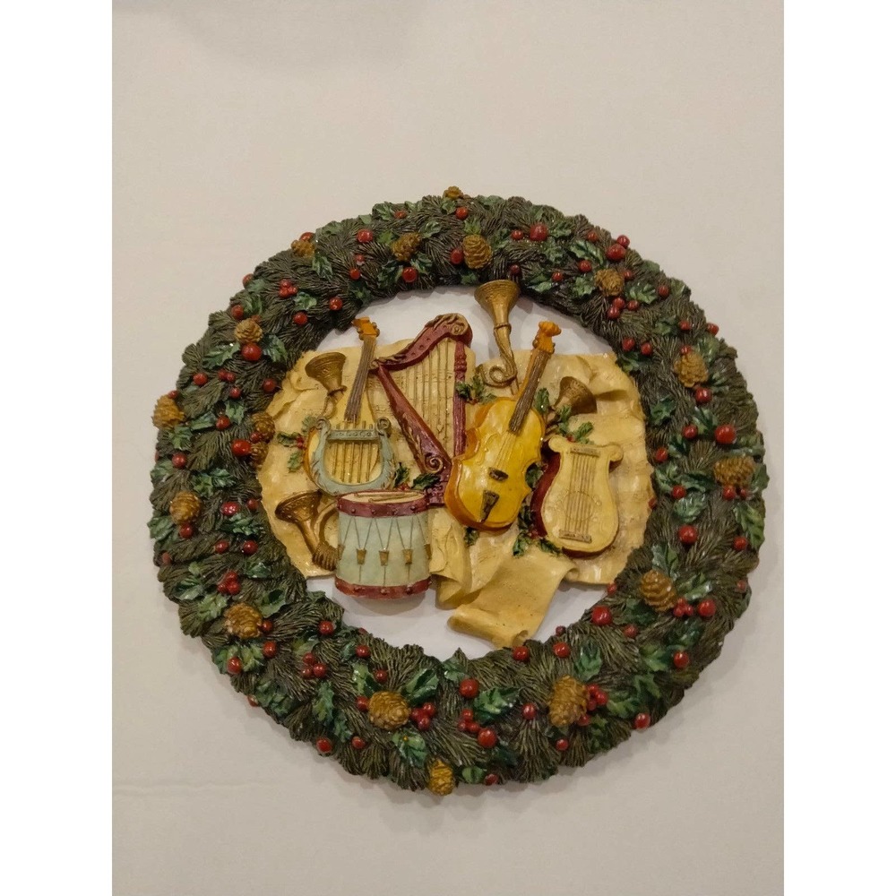 Vintage  Unique Resin Christmas wreath musical theme 12.5"